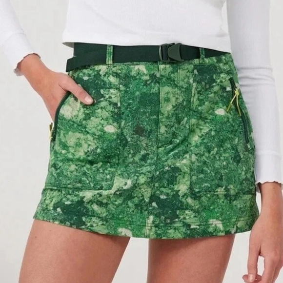 Outdoor Voices Dresses & Skirts - NWT Outdoor Voices Green Smoke Marble Rectrek Skirt Sz medium Mini Skirt Women’s